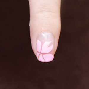 残り4枚の桜の花びらを描く