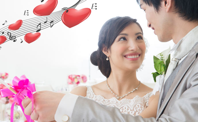 結婚式ソングで新郎新婦の思い伝わるゲストも感動の定番曲