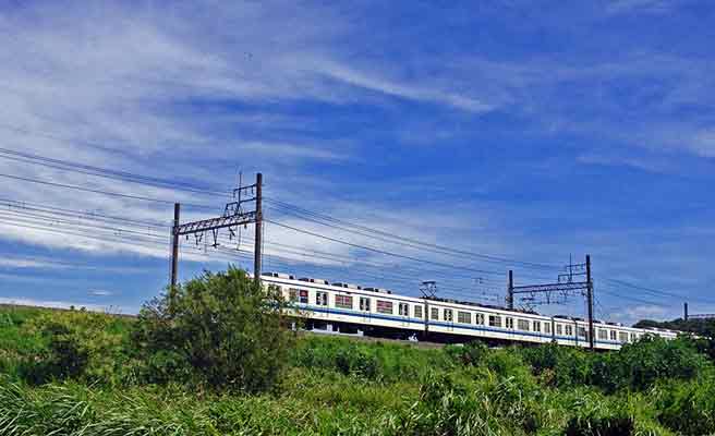 地方線を走る電車