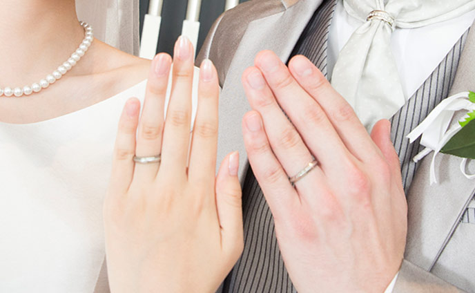 結婚指輪と婚約指輪の違いマリッジエンゲージリングの特徴
