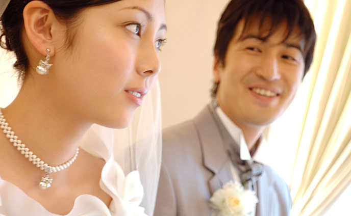 結婚年齢の平均・男性女性の理想の結婚したい年齢との差