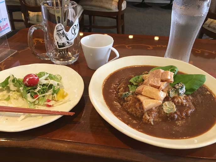 油を使わずに作っているこだわりのカレーは人気メニュー。
