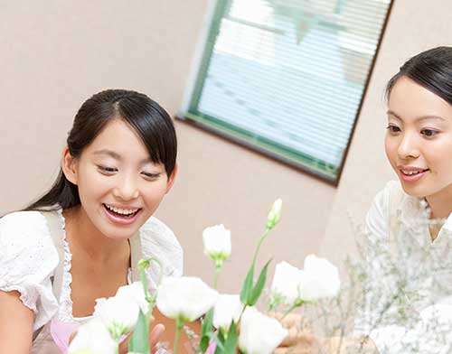 自分磨きに励む遠距離恋愛女子