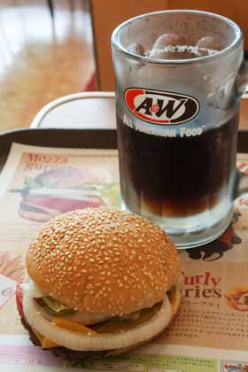 ハンバーガーショップ「A＆W」