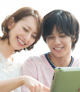 仲よく話してる様子