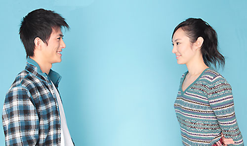 意識しないで自然に会話を